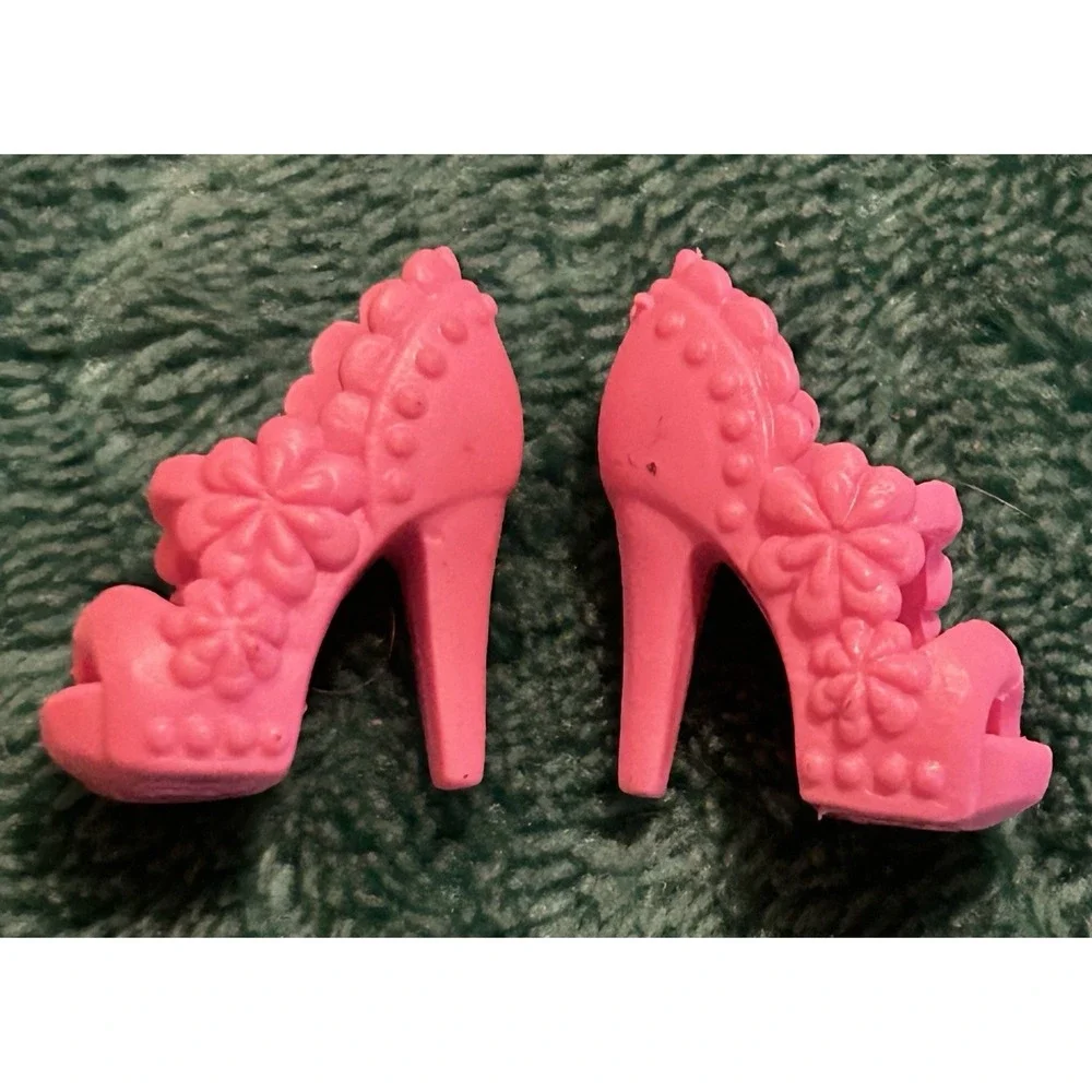 Barbie Doll Shoes Pink Scalloped Floral Spike High Heels Studs Fashionistas #704